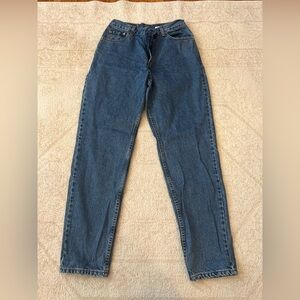 Levi's 550 Relaxed Fit Tapered Leg Women’s Jean, Med Wash, Size 8M